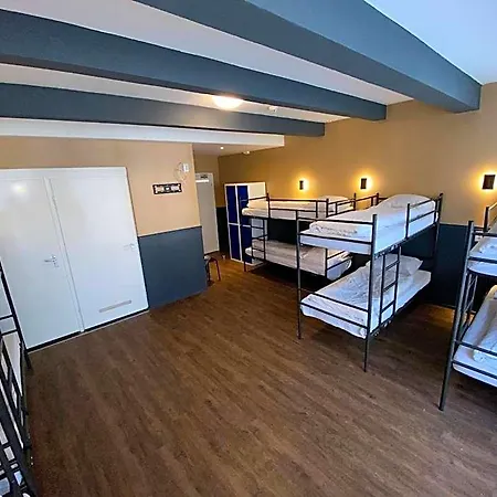 Xplore Hostel *
